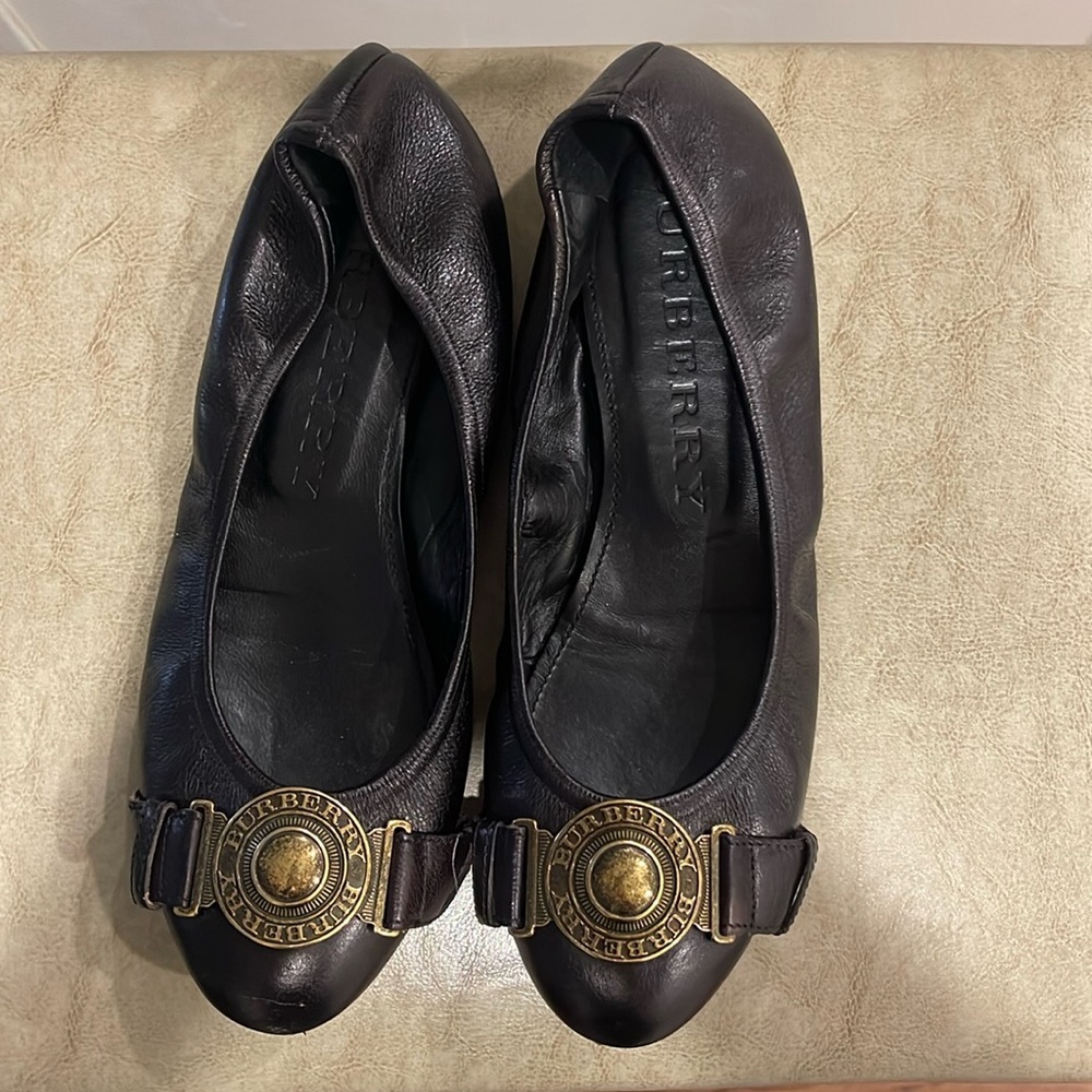 Black Burberry flats